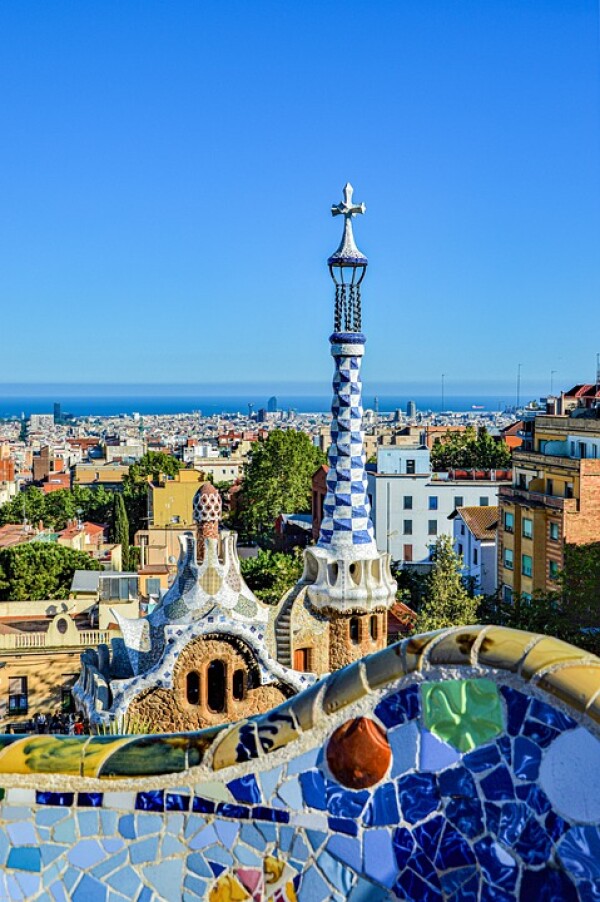 600_barcelona_gaudi.jpg