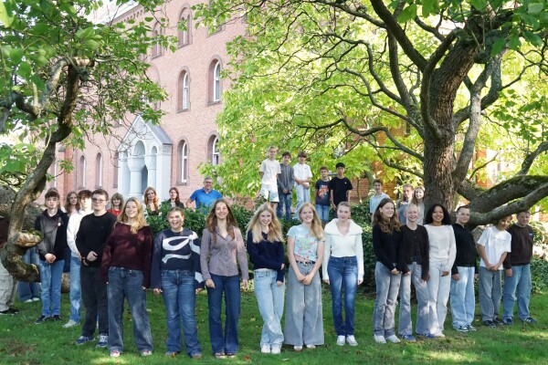 600_foto_international_peace_circle_day.jpg