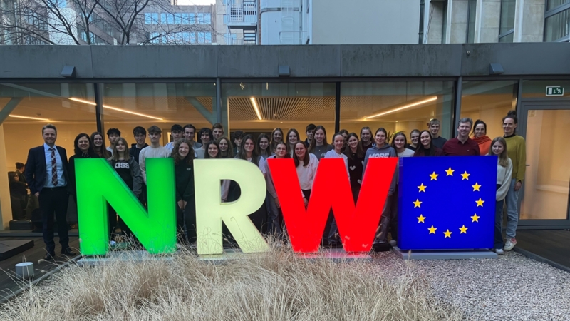 Erasmus in Actie: Jonge Stemmen Vormen de Toekomst van Vreden en Hulst
